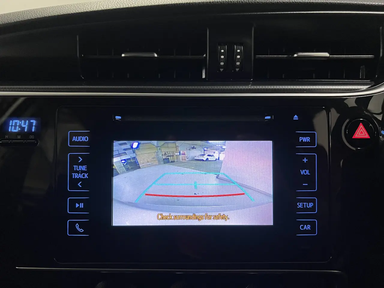 2015 TOYOTA COROLLA Gallery Image 19