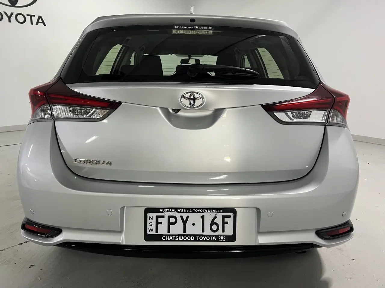 2015 TOYOTA COROLLA Gallery Image 7