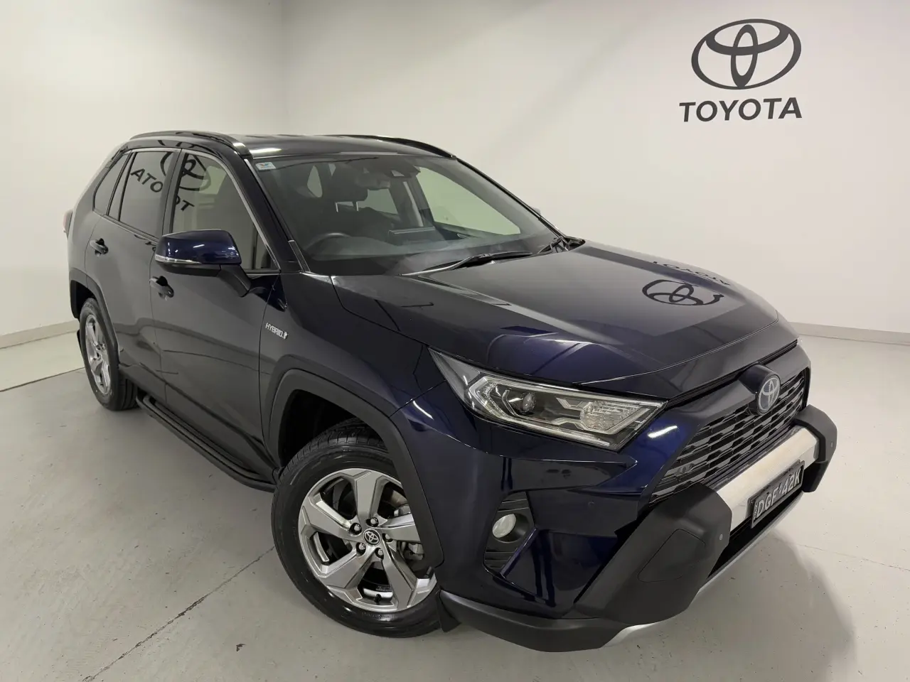 2020 TOYOTA RAV4 HYBRID Gallery Image 1