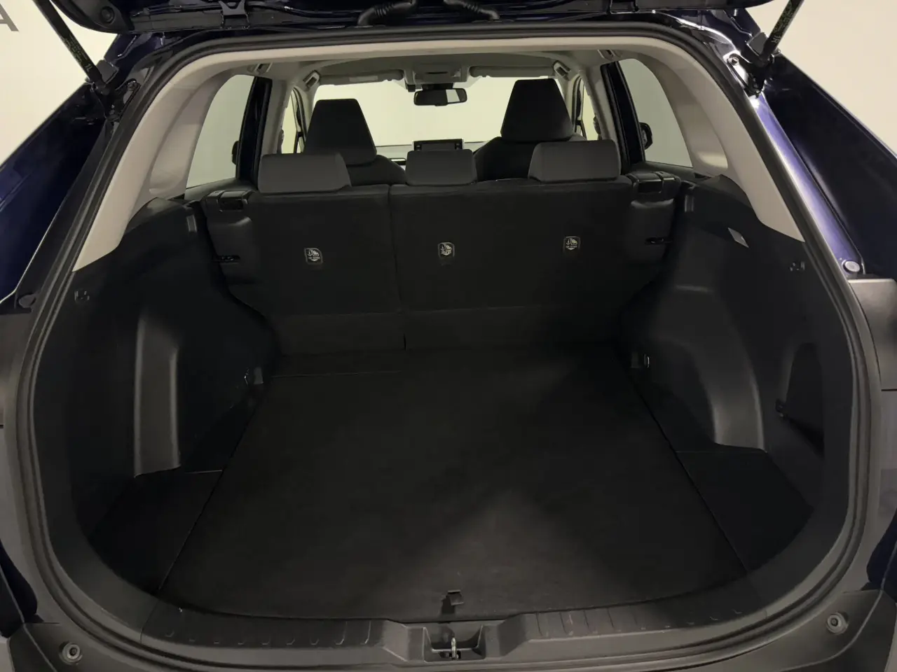 2020 TOYOTA RAV4 HYBRID Gallery Image 10