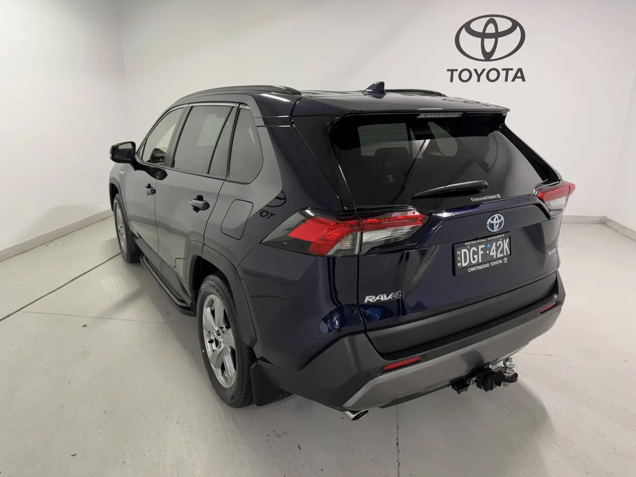 2020 TOYOTA RAV4 HYBRID Gallery Image 12