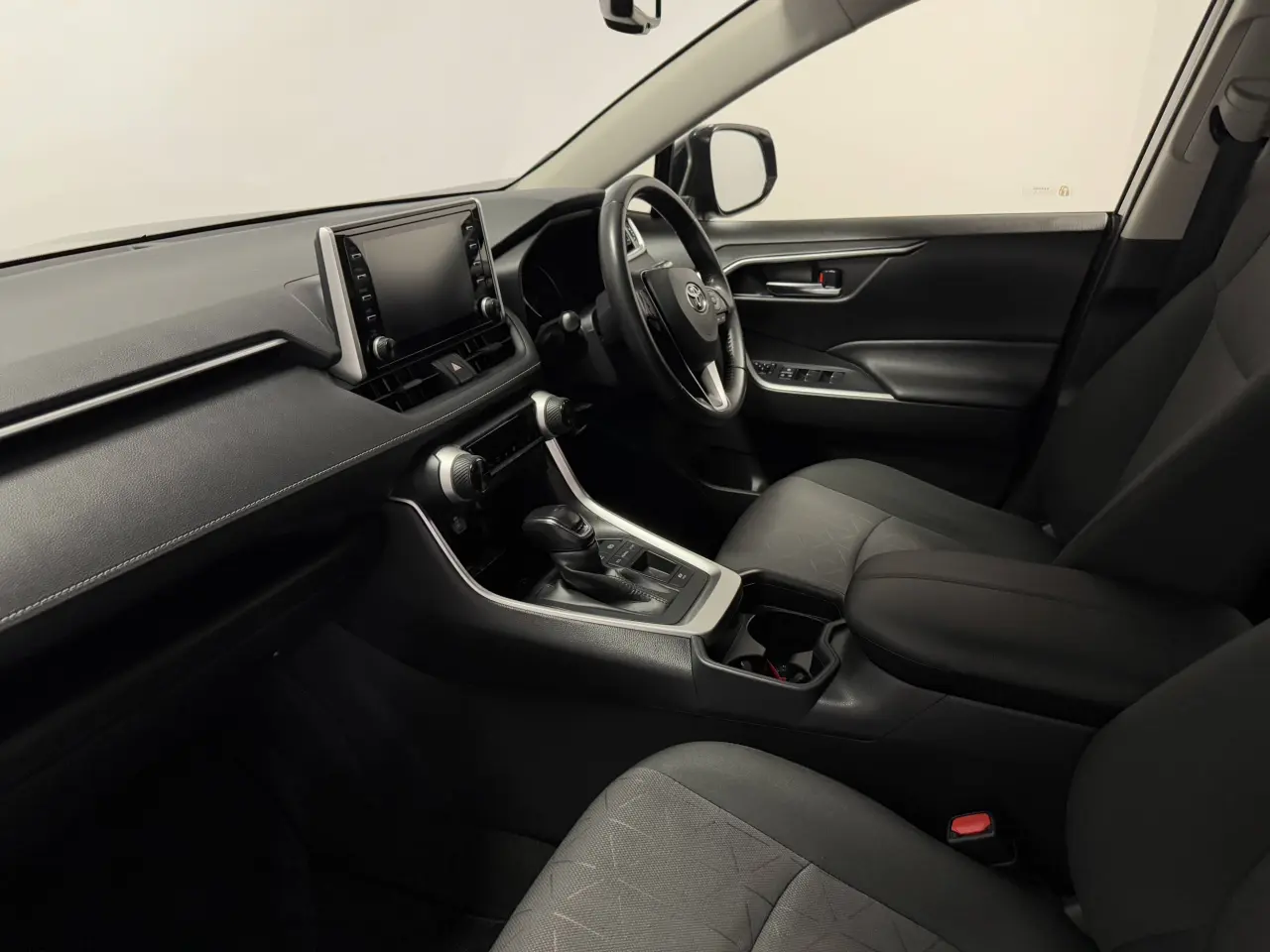 2020 TOYOTA RAV4 HYBRID Gallery Image 14