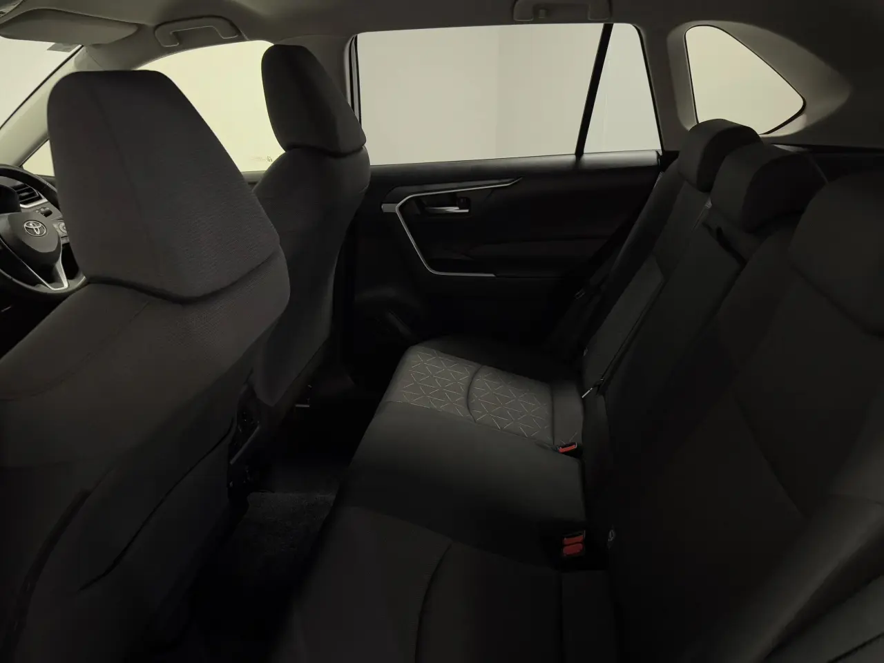 2020 TOYOTA RAV4 HYBRID Gallery Image 15