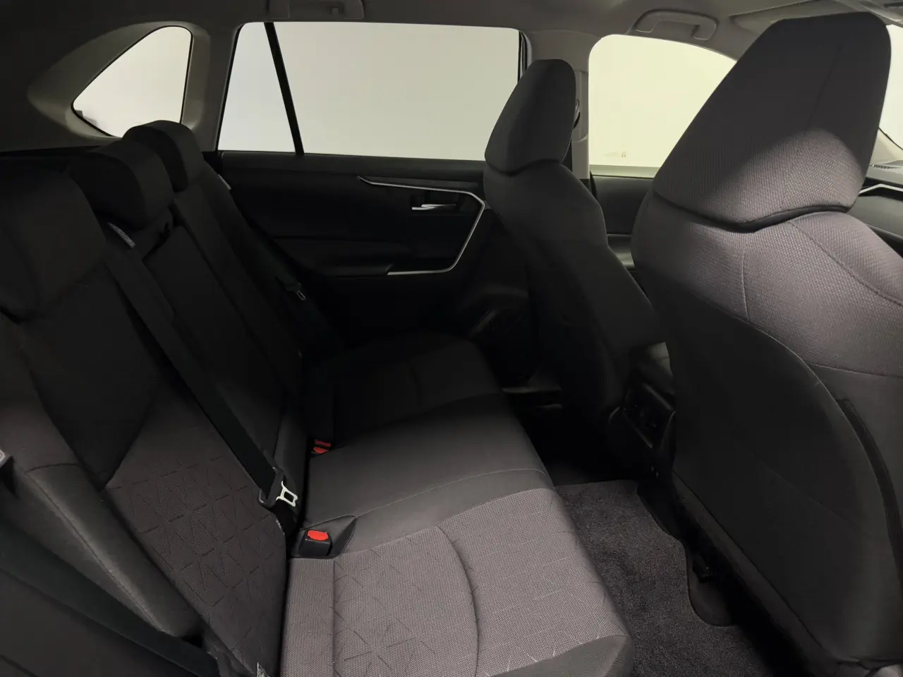 2020 TOYOTA RAV4 HYBRID Gallery Image 7