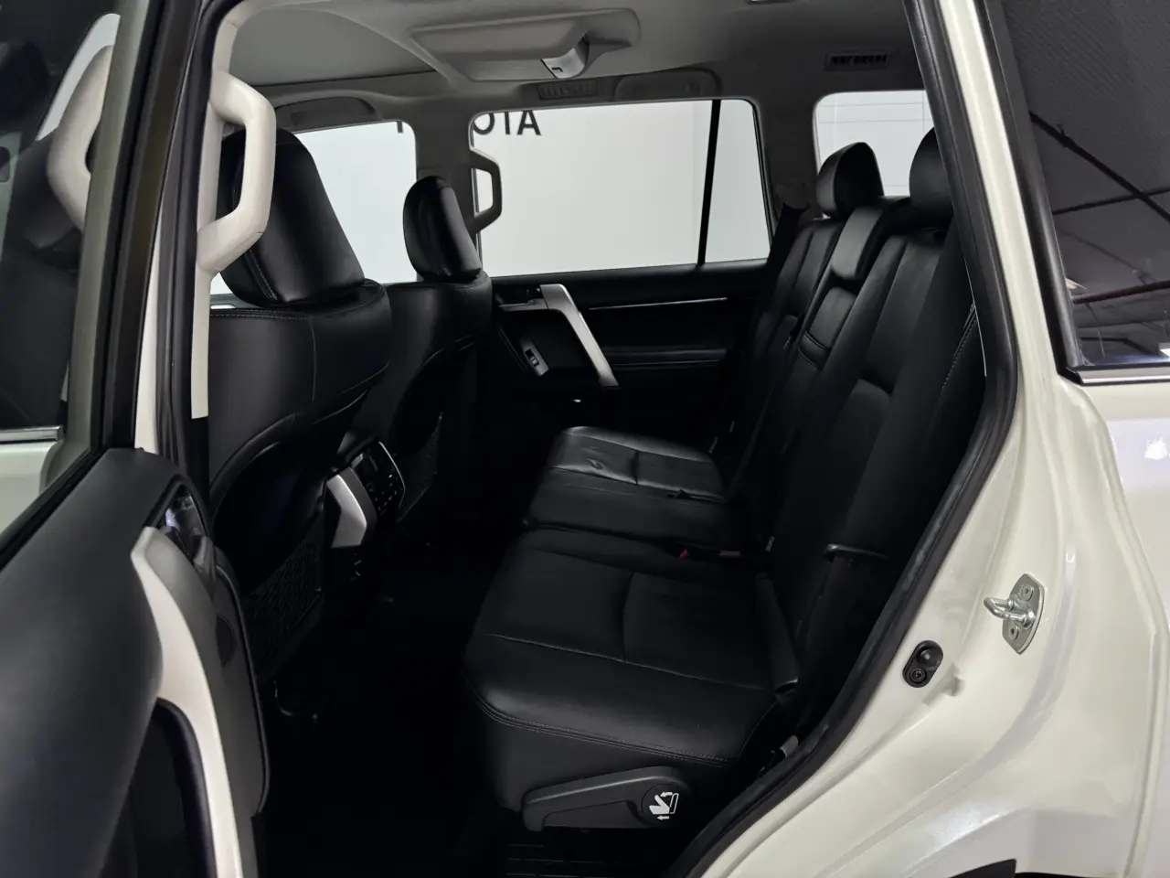 2022 TOYOTA PRADO Gallery Image 16