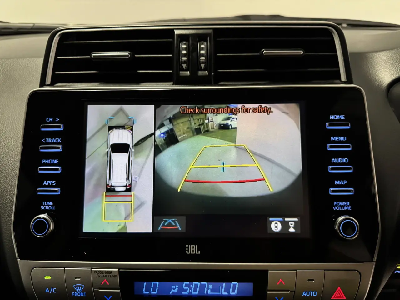 2022 TOYOTA PRADO Gallery Image 21