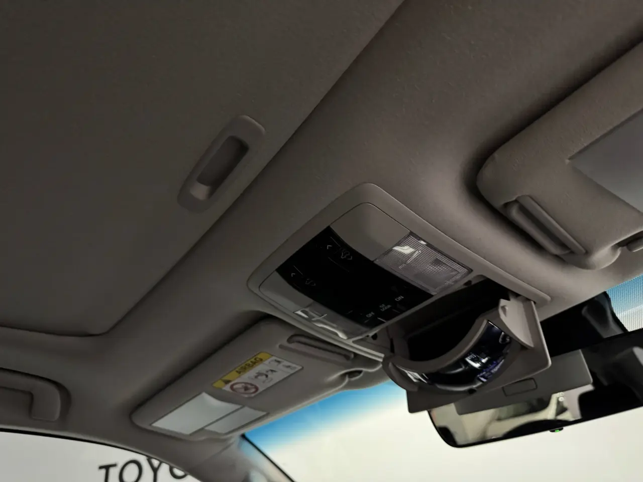 2022 TOYOTA PRADO Gallery Image 23