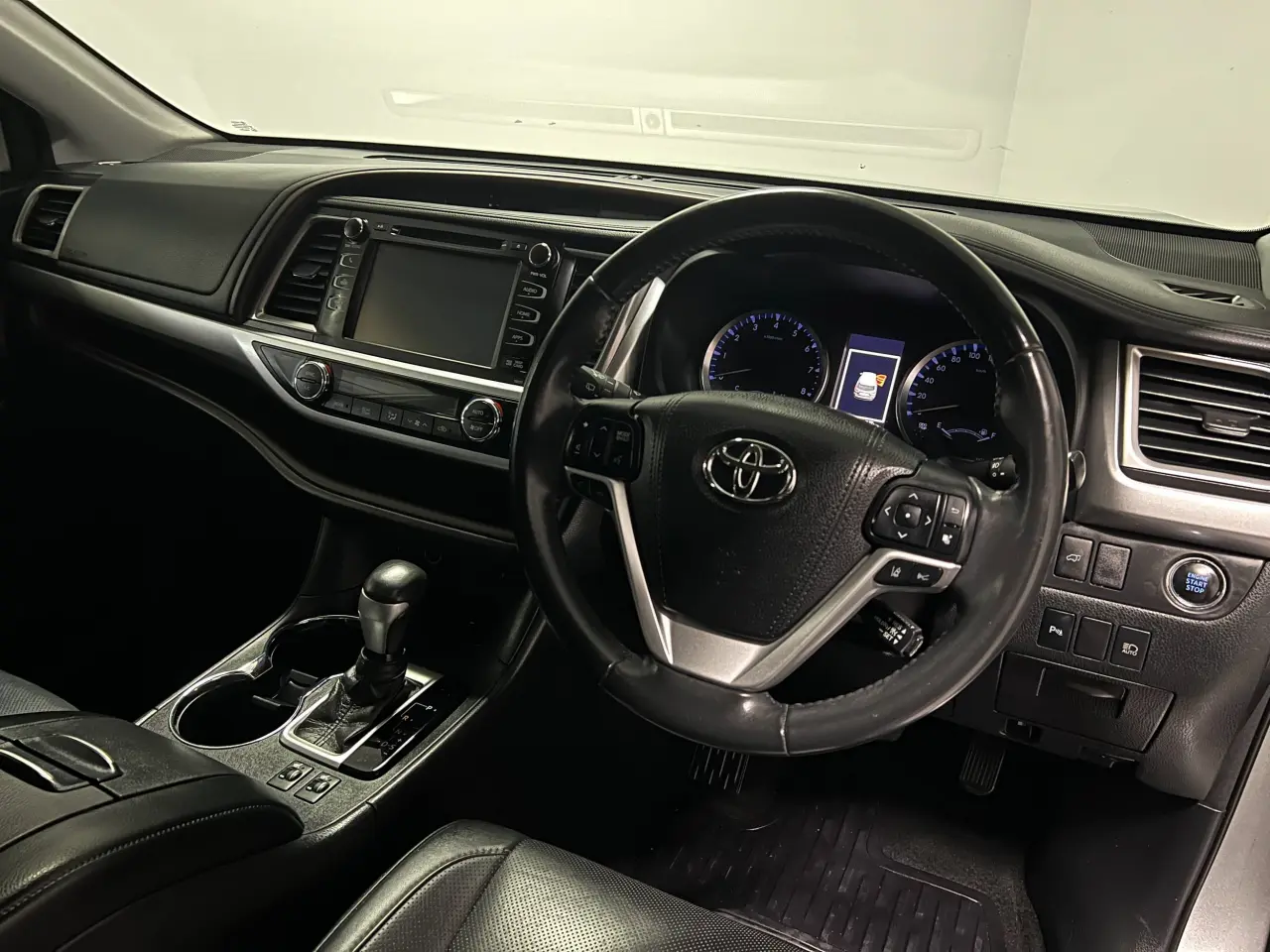 2018 TOYOTA KLUGER Gallery Image 10