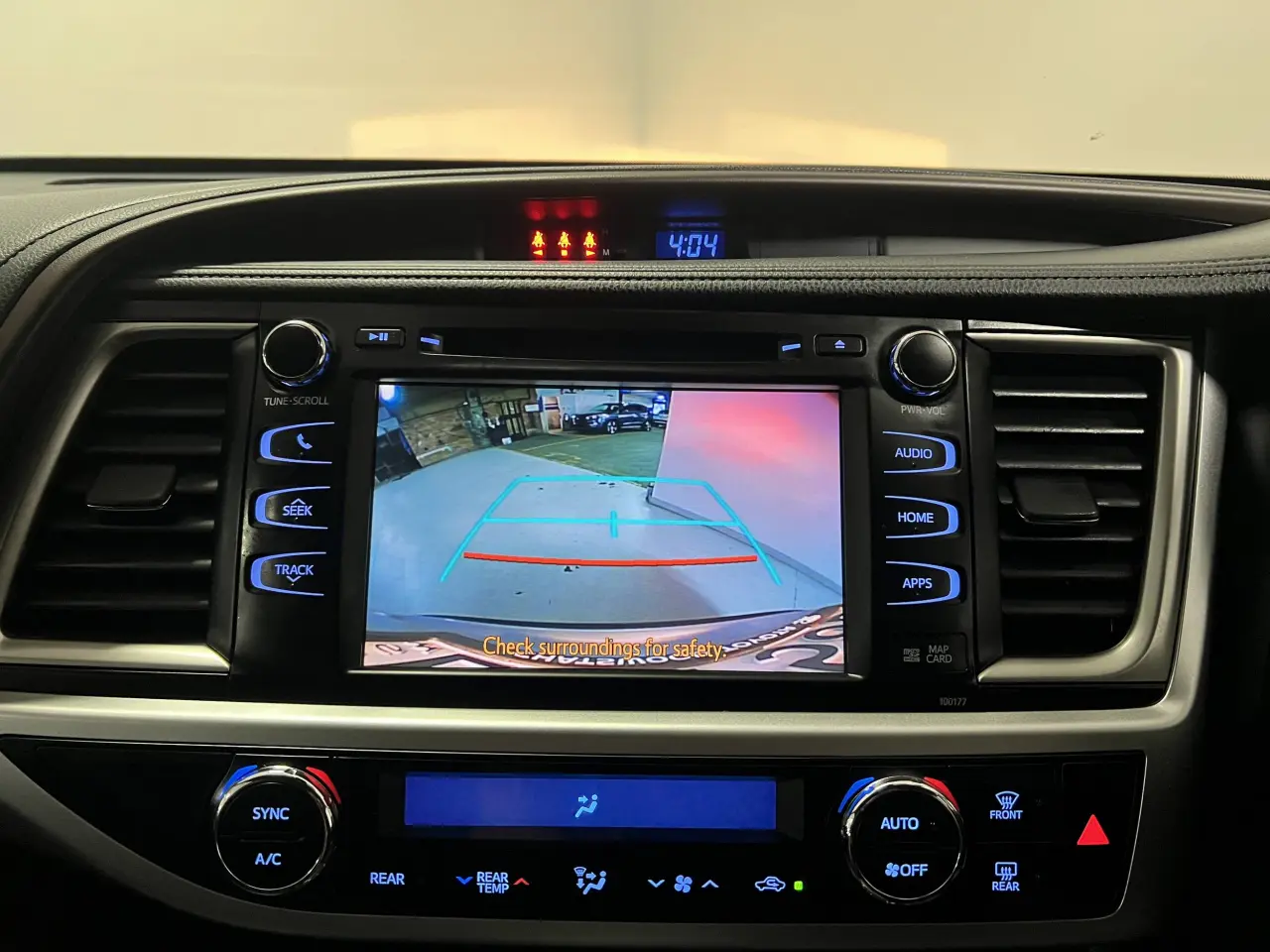 2018 TOYOTA KLUGER Gallery Image 19
