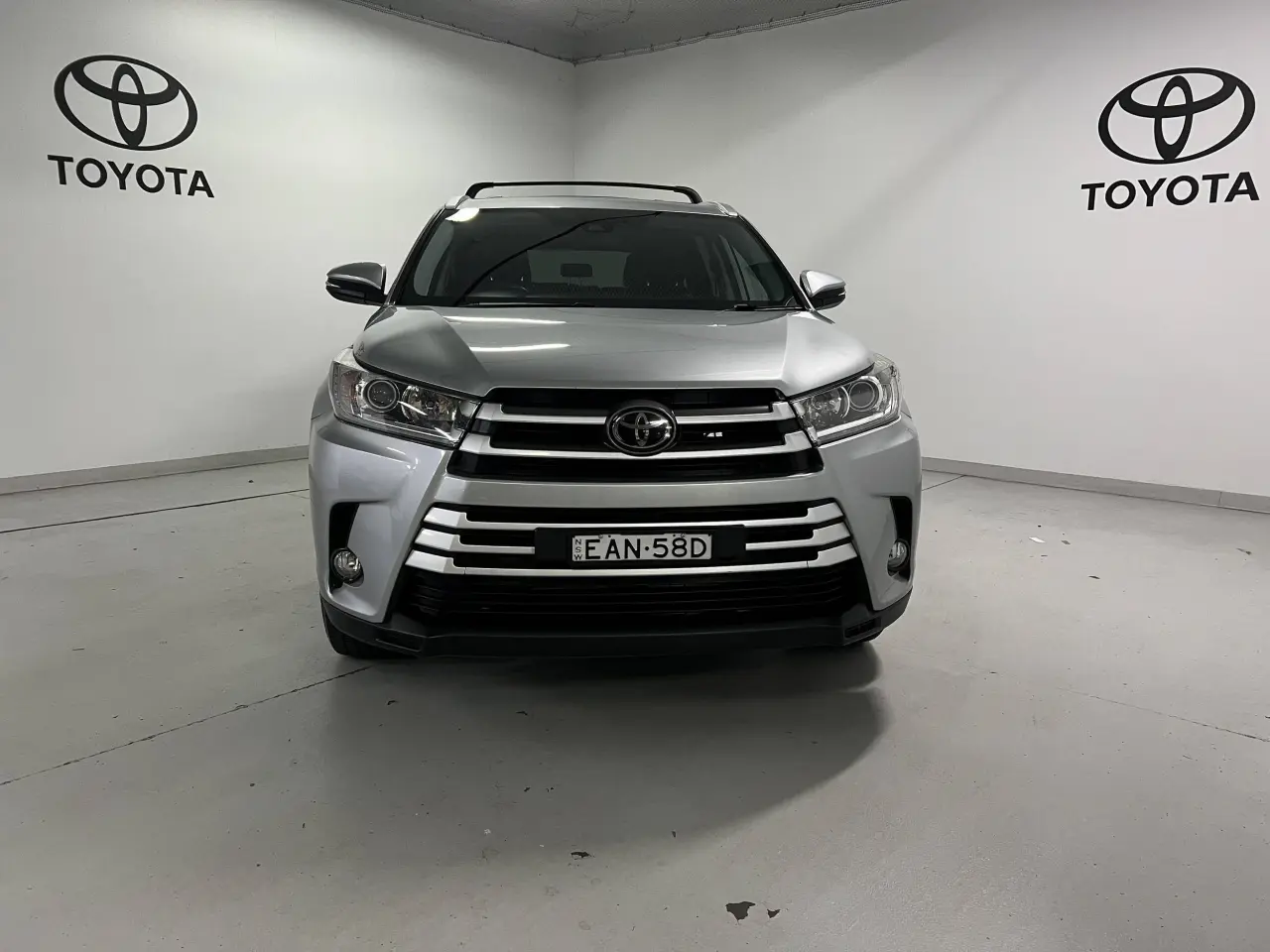 2018 TOYOTA KLUGER Gallery Image 2