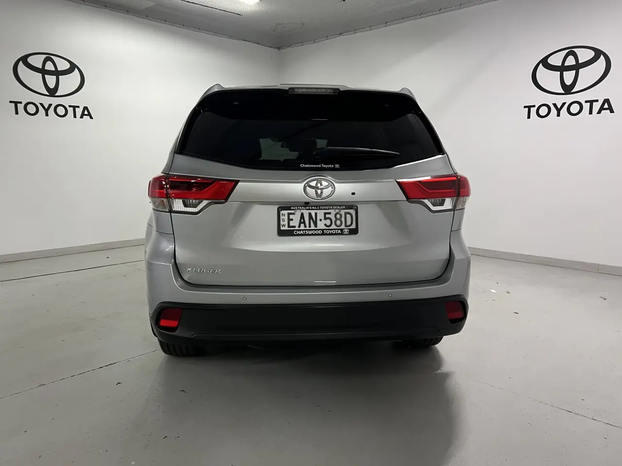 2018 TOYOTA KLUGER Gallery Image 6