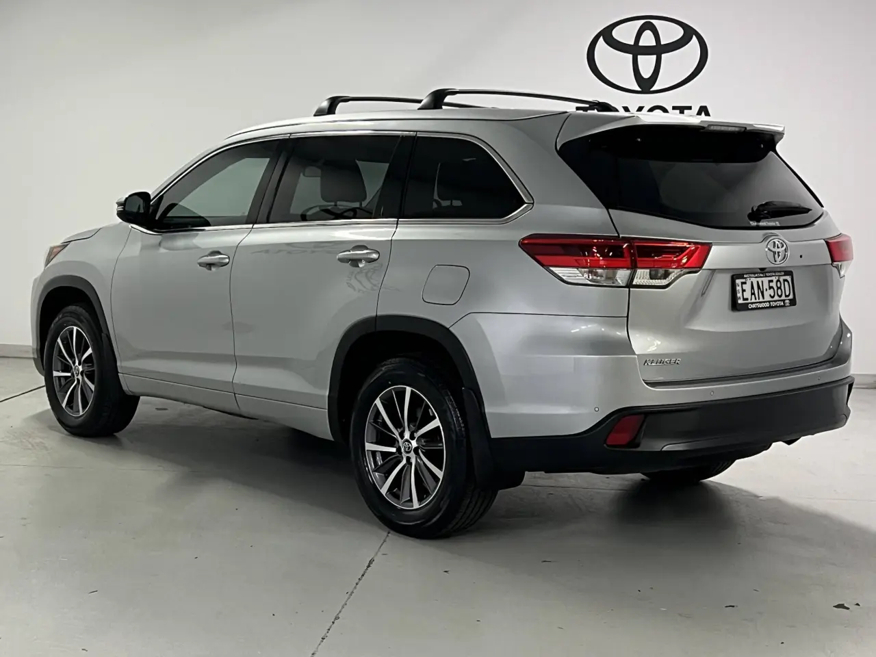 2018 TOYOTA KLUGER Gallery Image 8