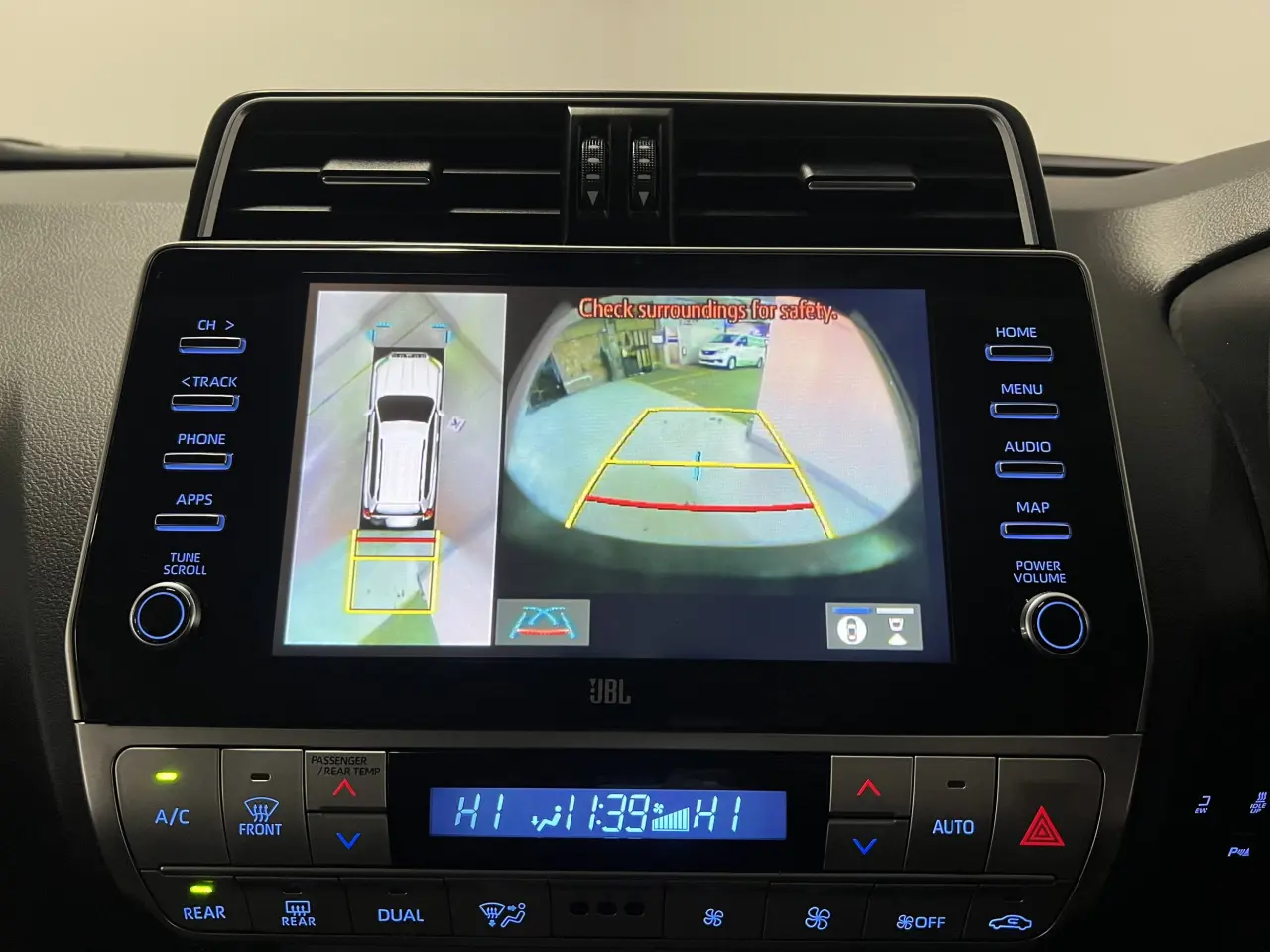 2023 TOYOTA PRADO Gallery Image 19