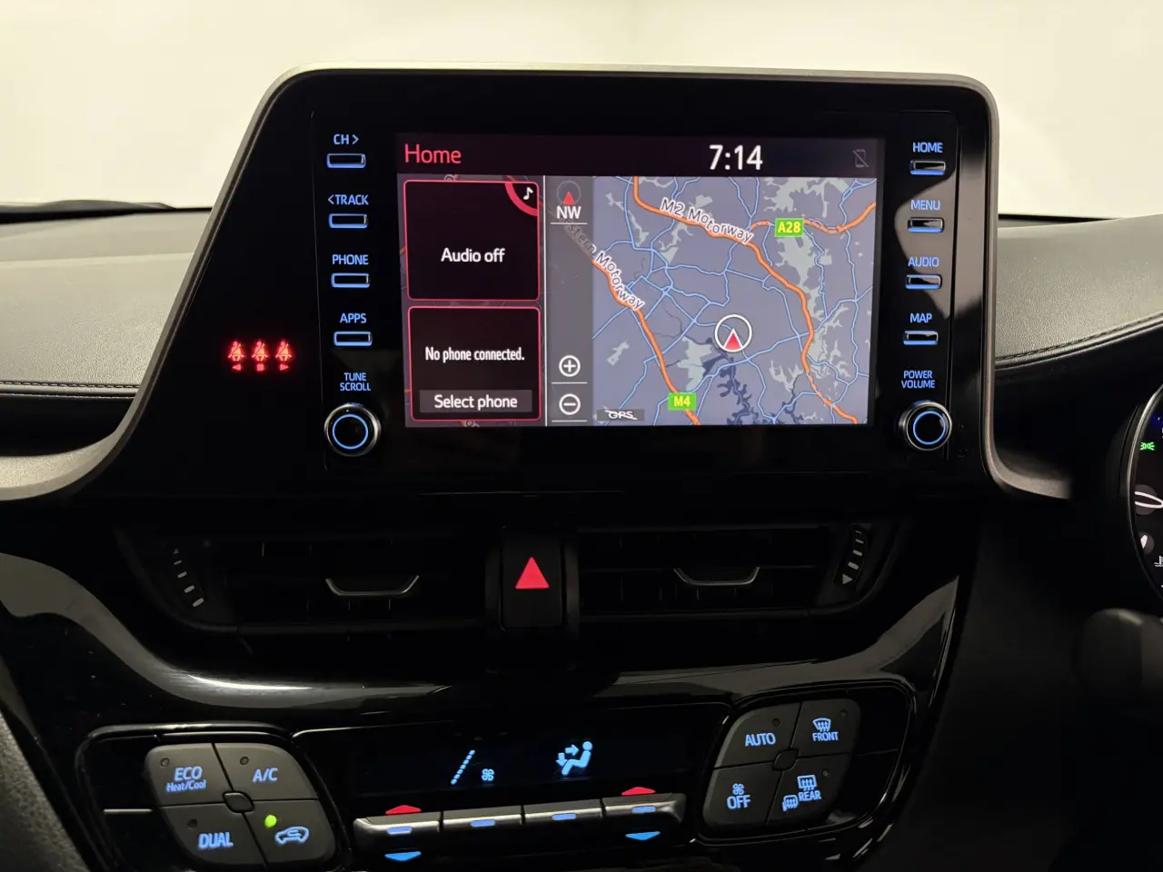 2020 TOYOTA C-HR Gallery Image 16