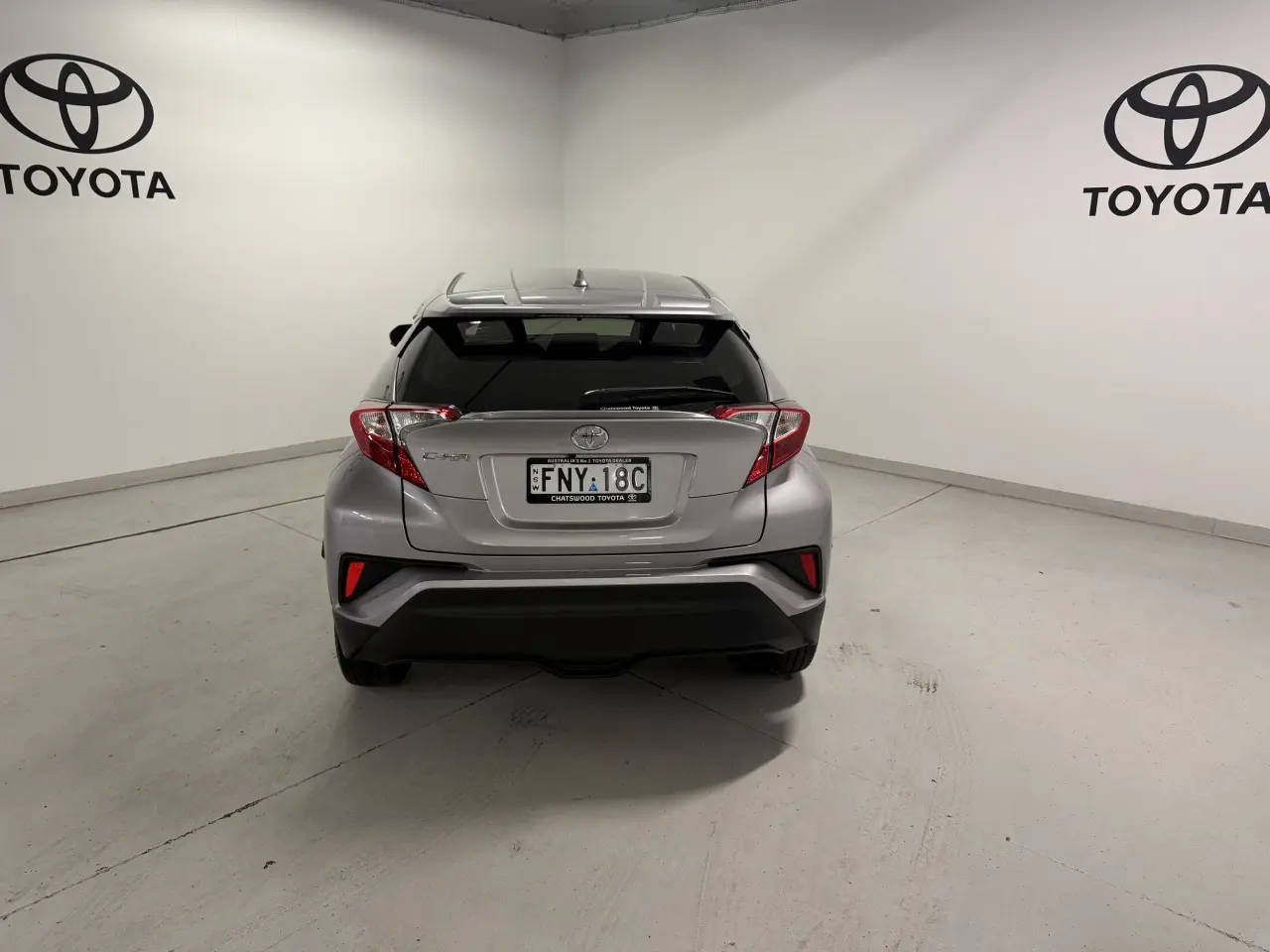 2020 TOYOTA C-HR Gallery Image 6