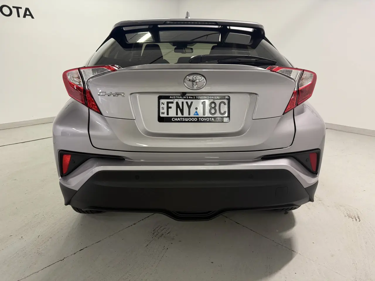 2020 TOYOTA C-HR Gallery Image 7