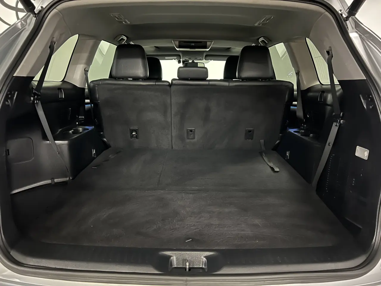2016 TOYOTA KLUGER Gallery Image 12