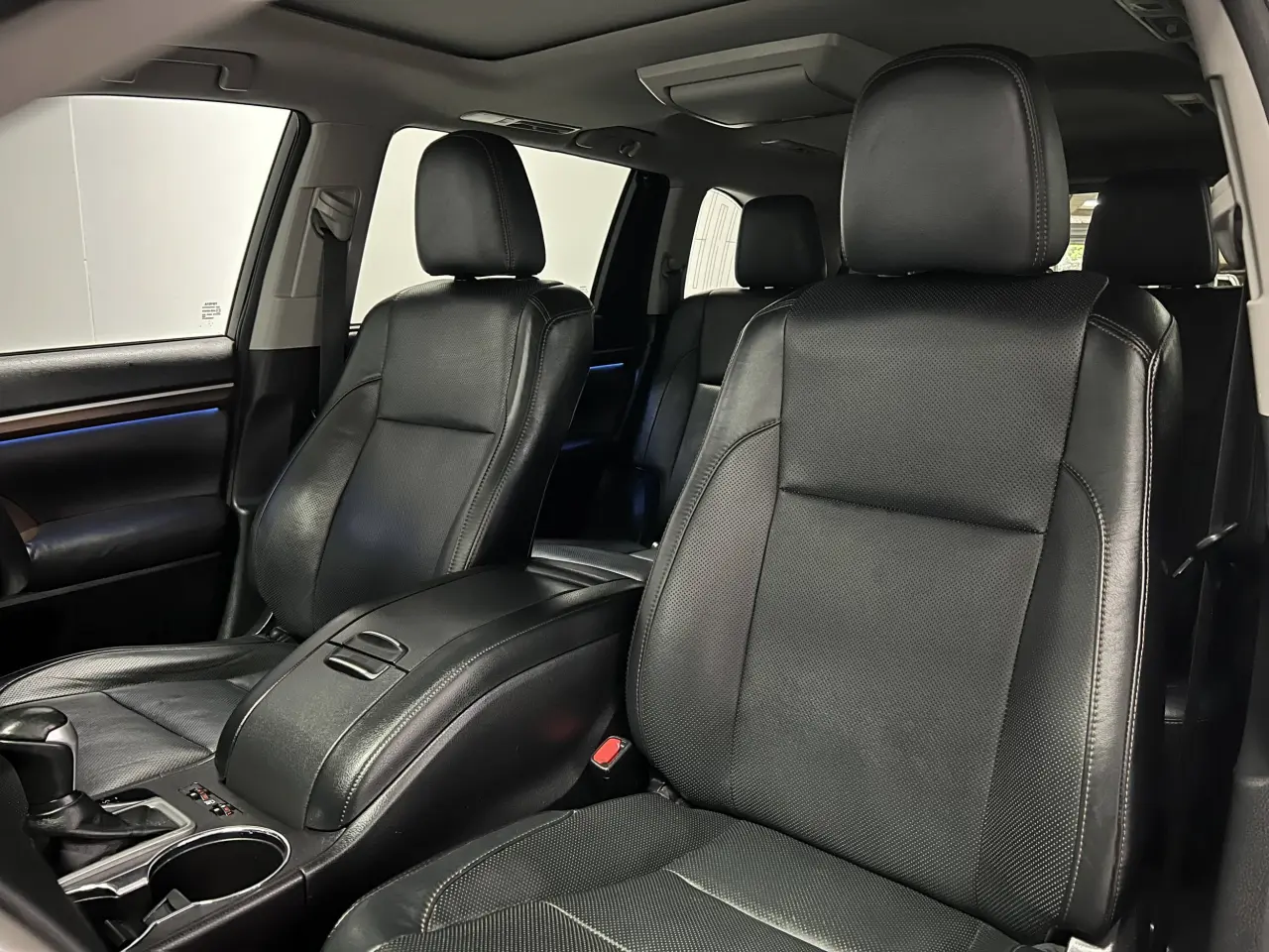 2016 TOYOTA KLUGER Gallery Image 16