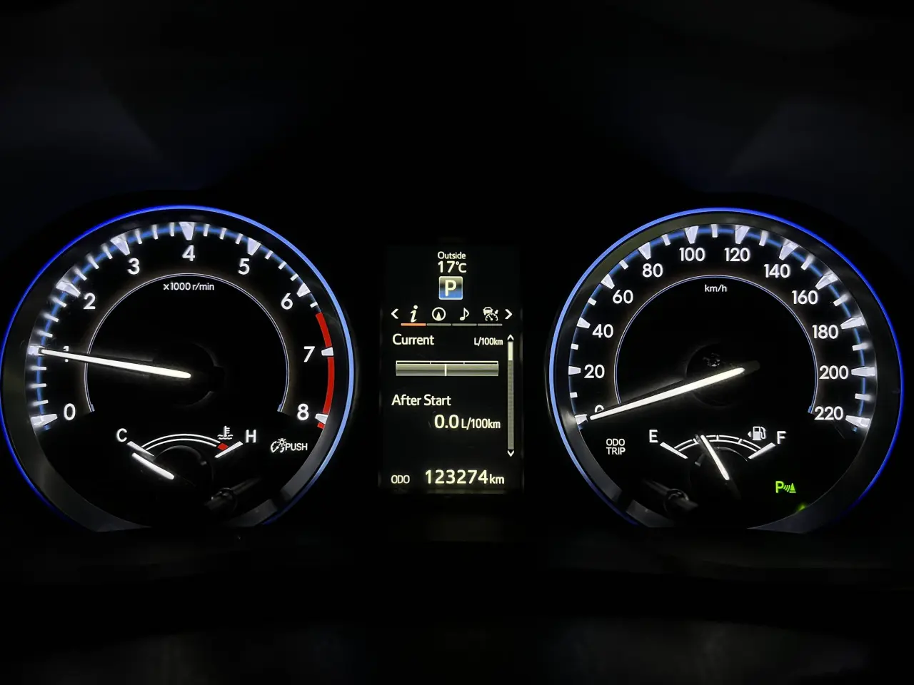 2016 TOYOTA KLUGER Gallery Image 18