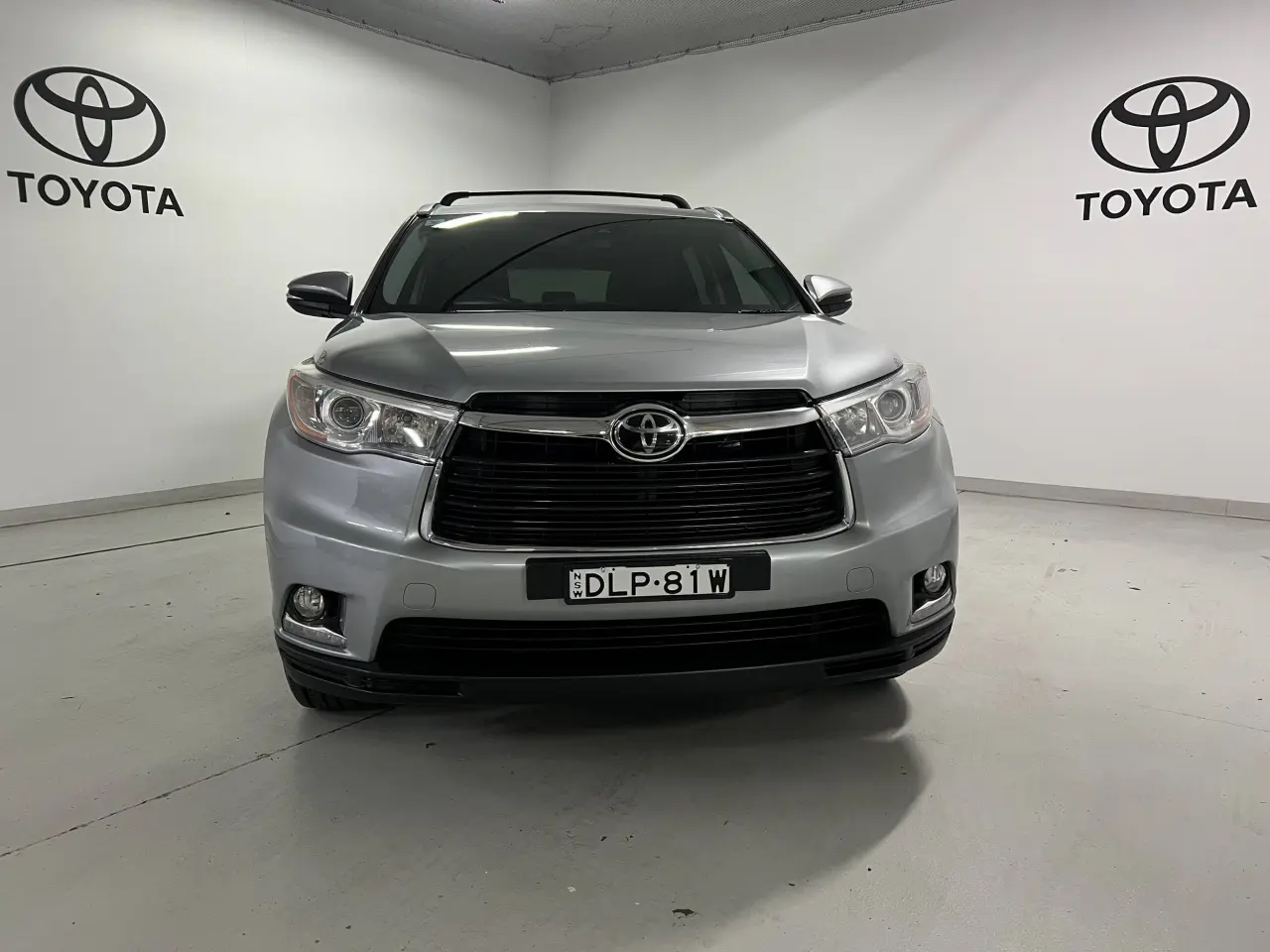 2016 TOYOTA KLUGER Gallery Image 2