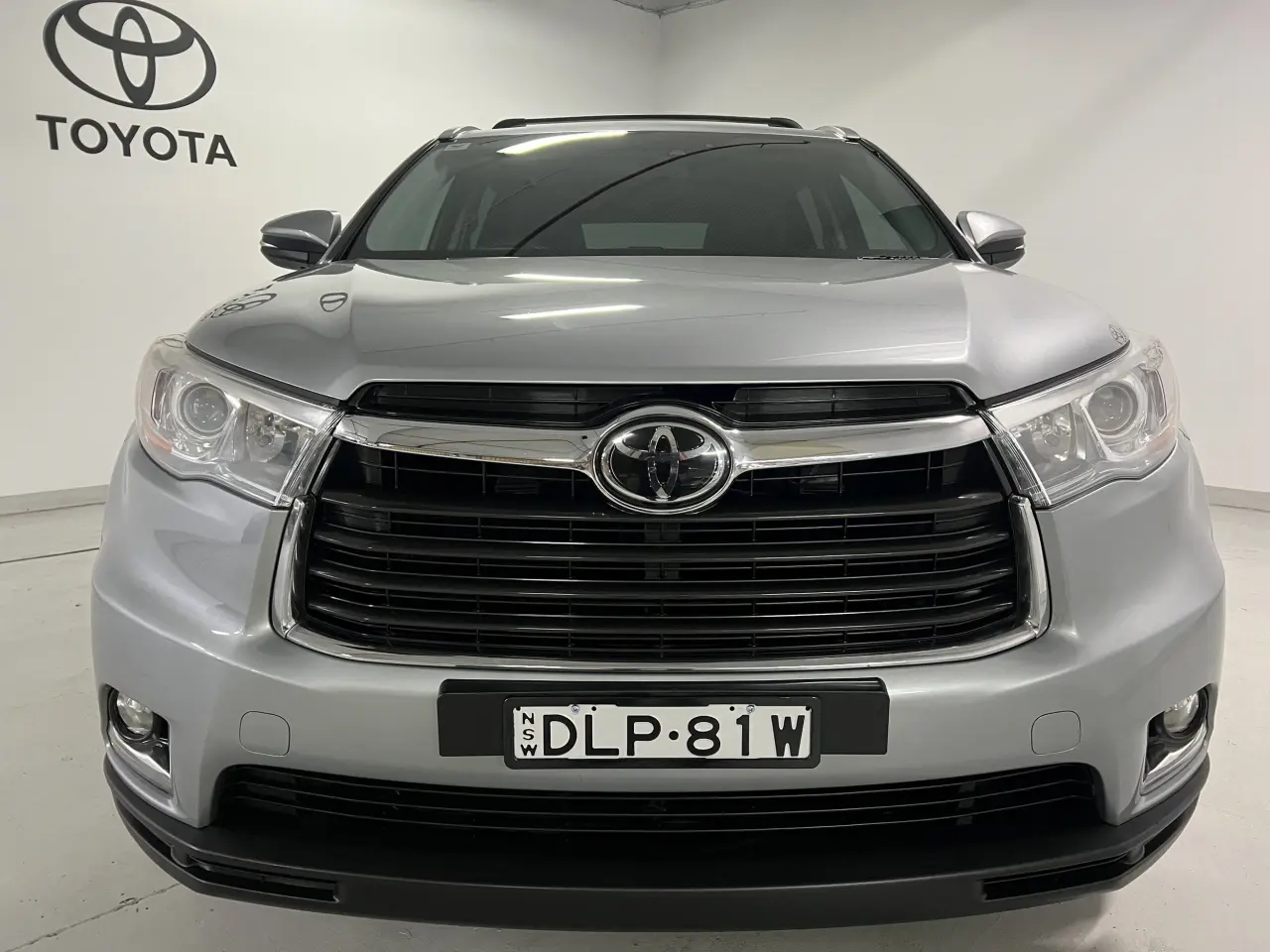 2016 TOYOTA KLUGER Gallery Image 3