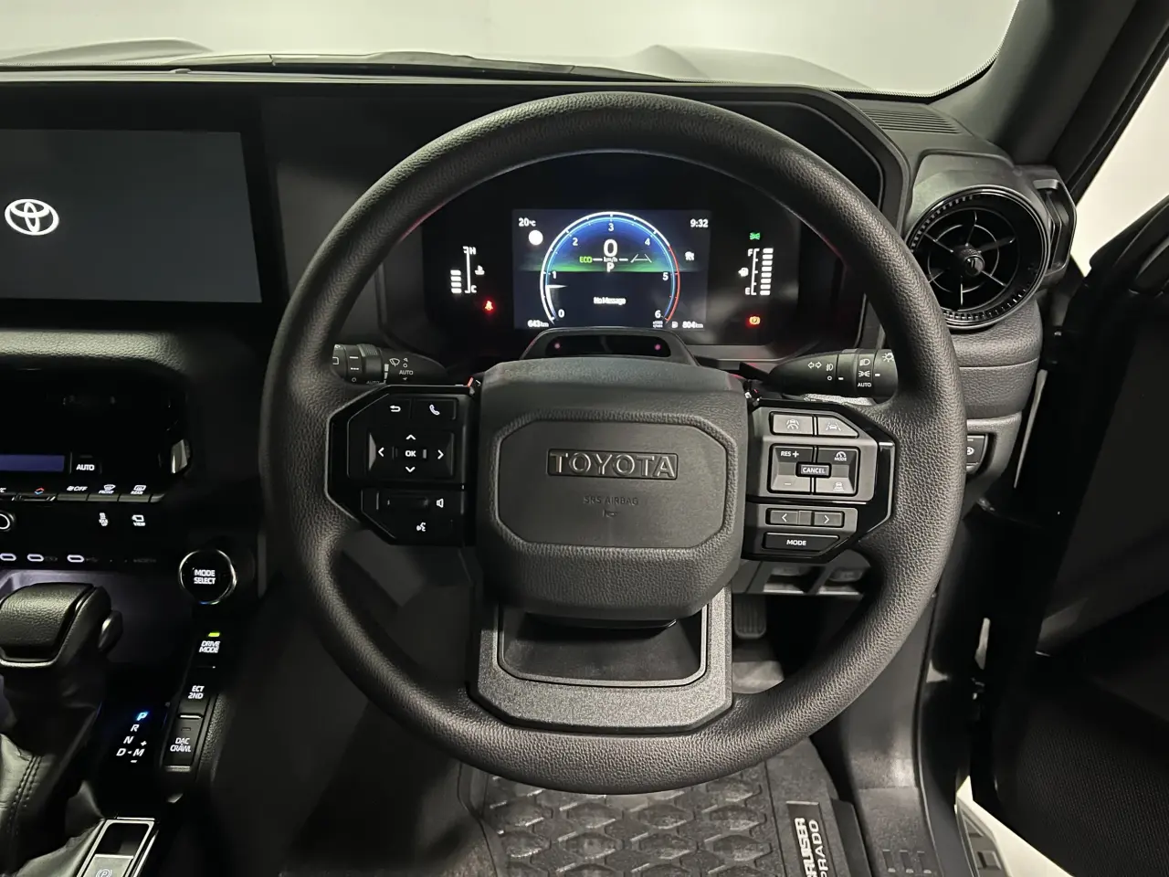 2025 TOYOTA PRADO Gallery Image 18
