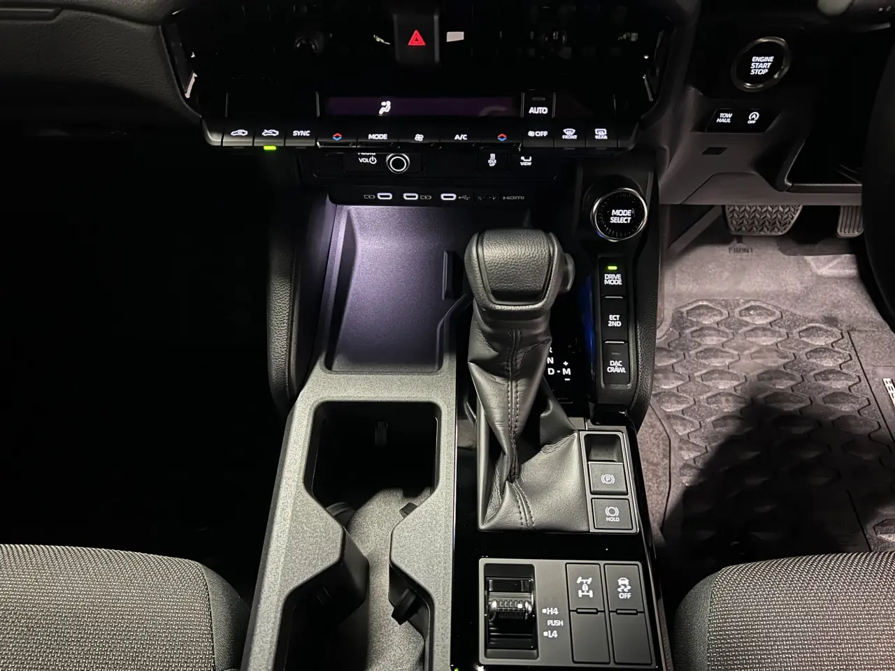 2025 TOYOTA PRADO Gallery Image 21