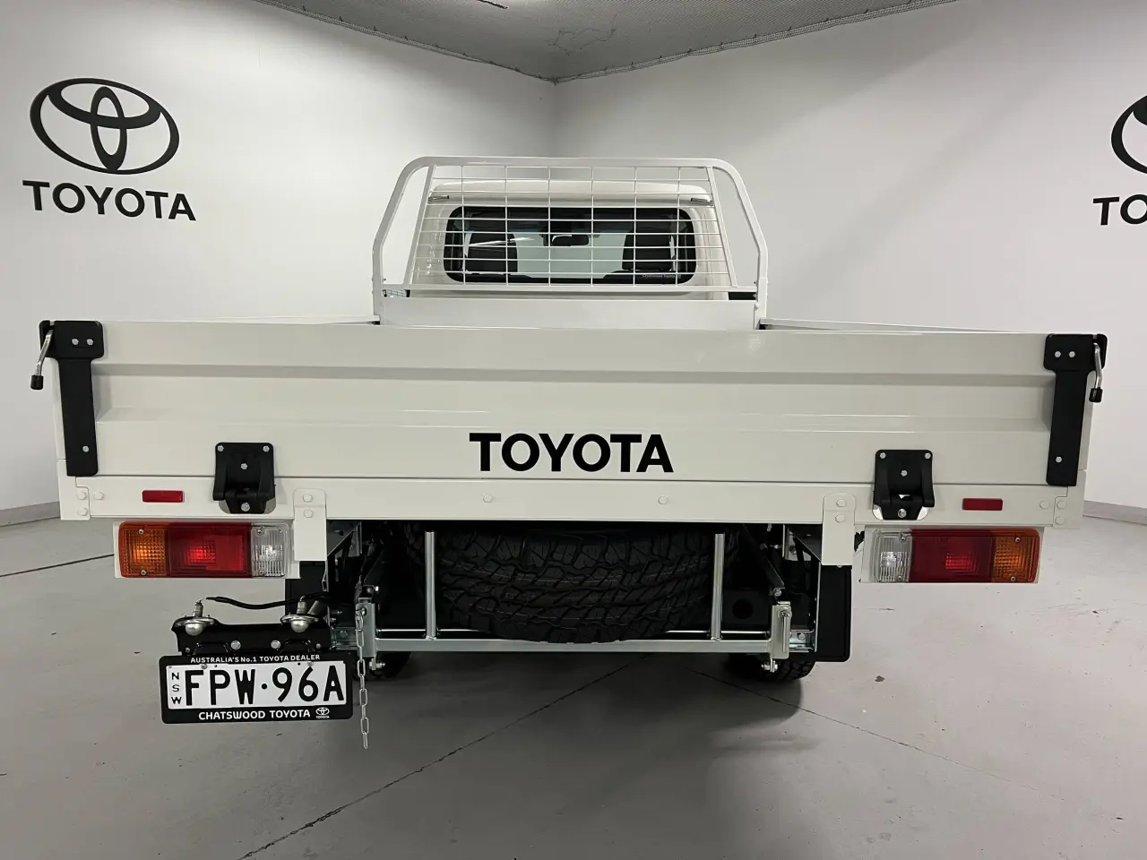 2025 TOYOTA LC MILITARY Gallery Image 7