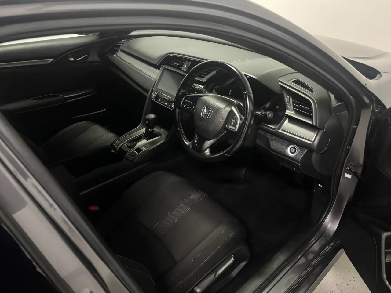 2019 HONDA CIVIC Gallery Image 9