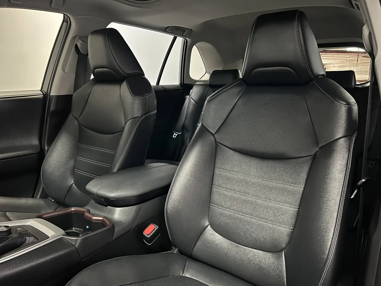 2024 TOYOTA RAV4 HYBRID Gallery Image 16