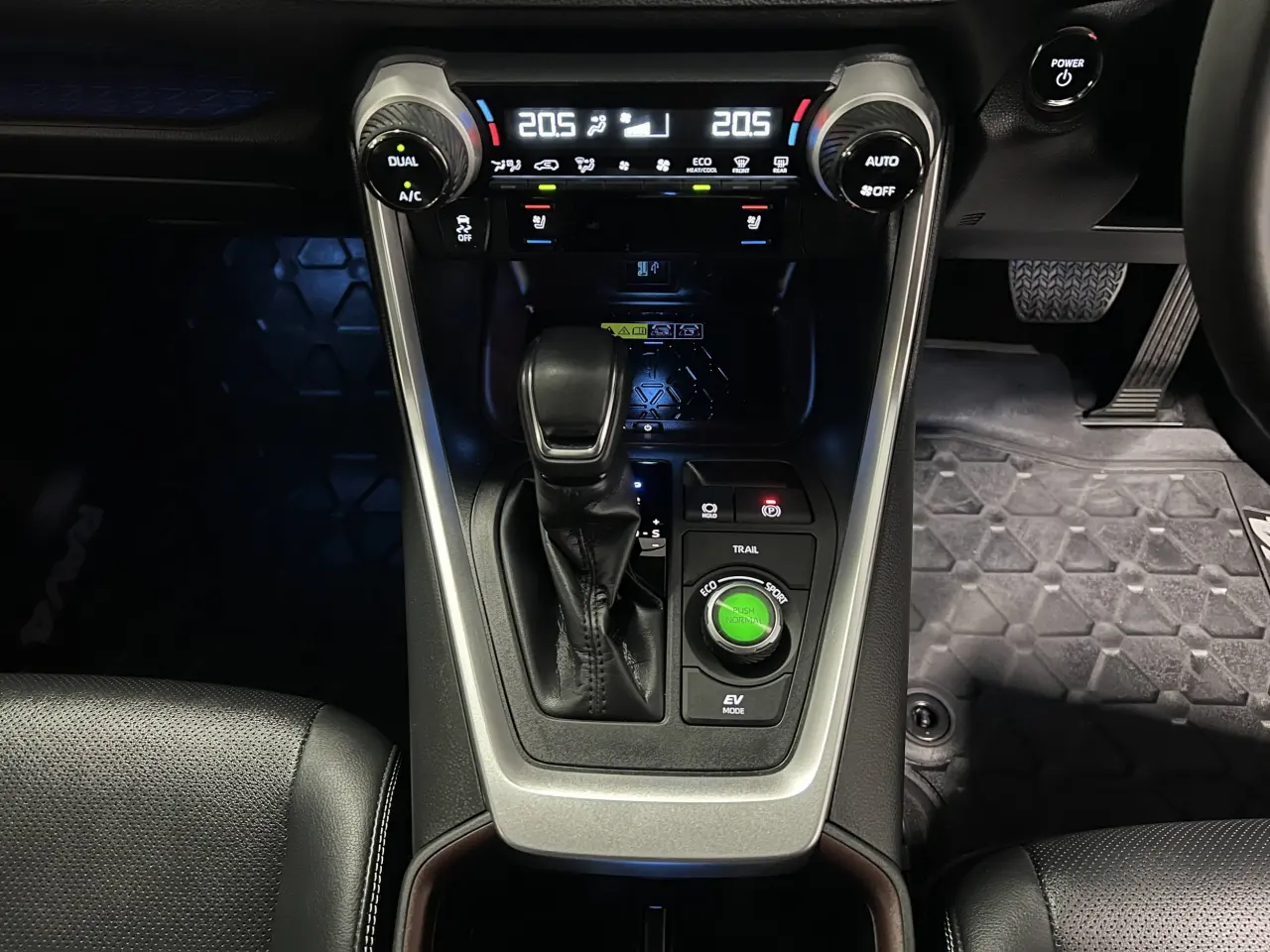 2024 TOYOTA RAV4 HYBRID Gallery Image 20