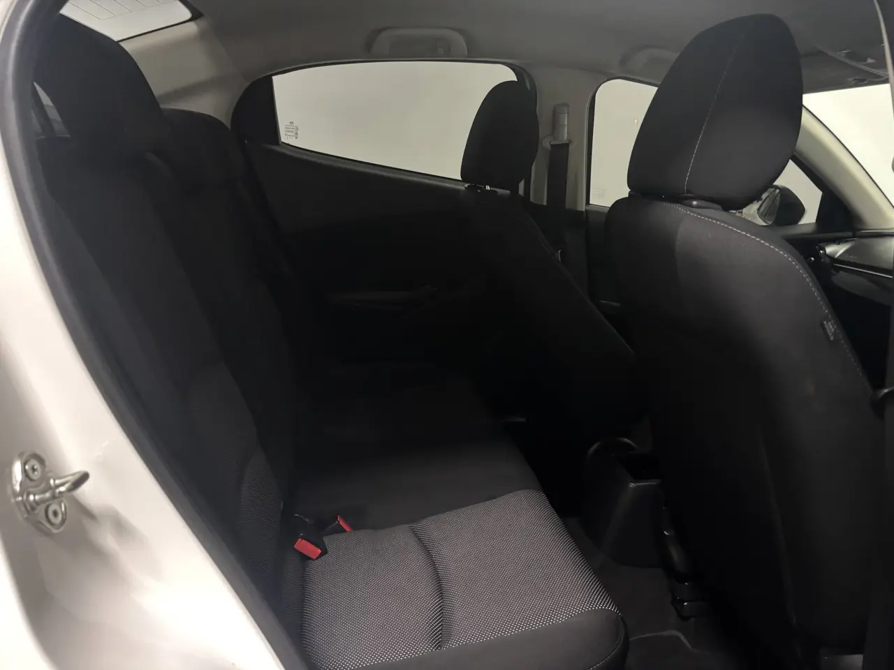 2017 MAZDA MAZDA2 Gallery Image 10