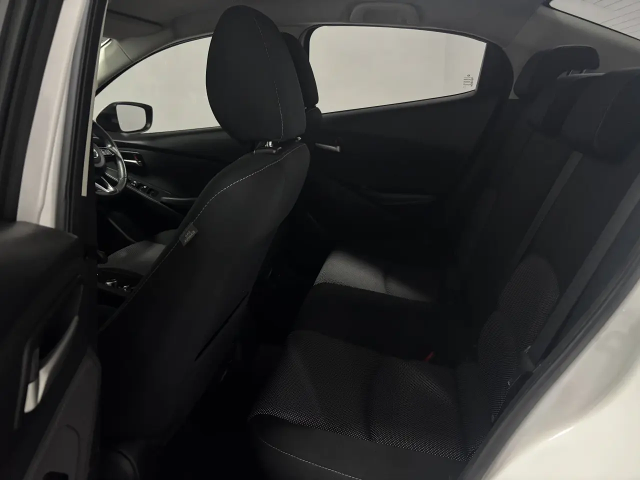 2017 MAZDA MAZDA2 Gallery Image 12