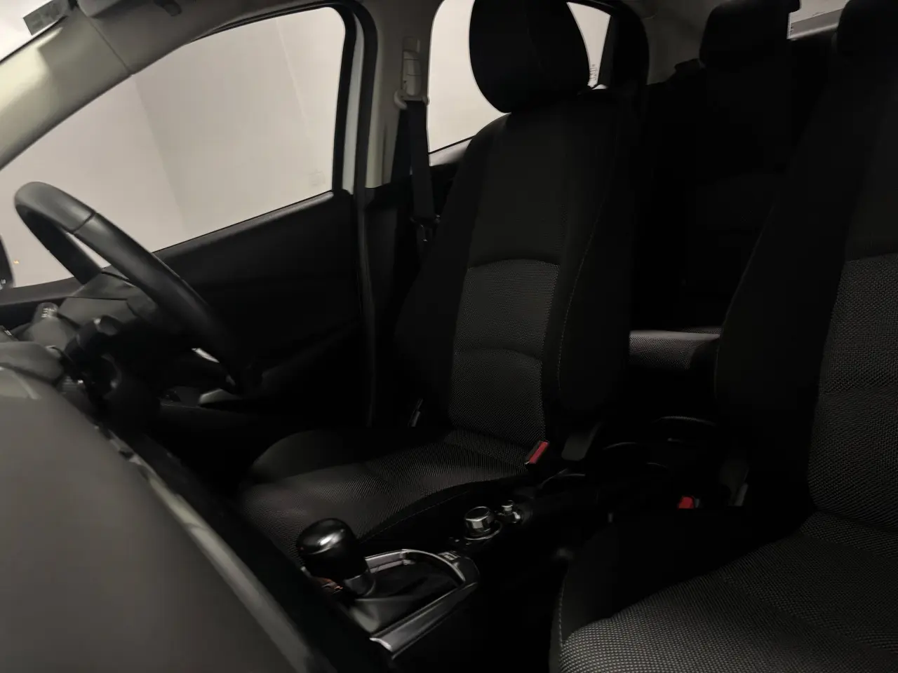 2017 MAZDA MAZDA2 Gallery Image 14