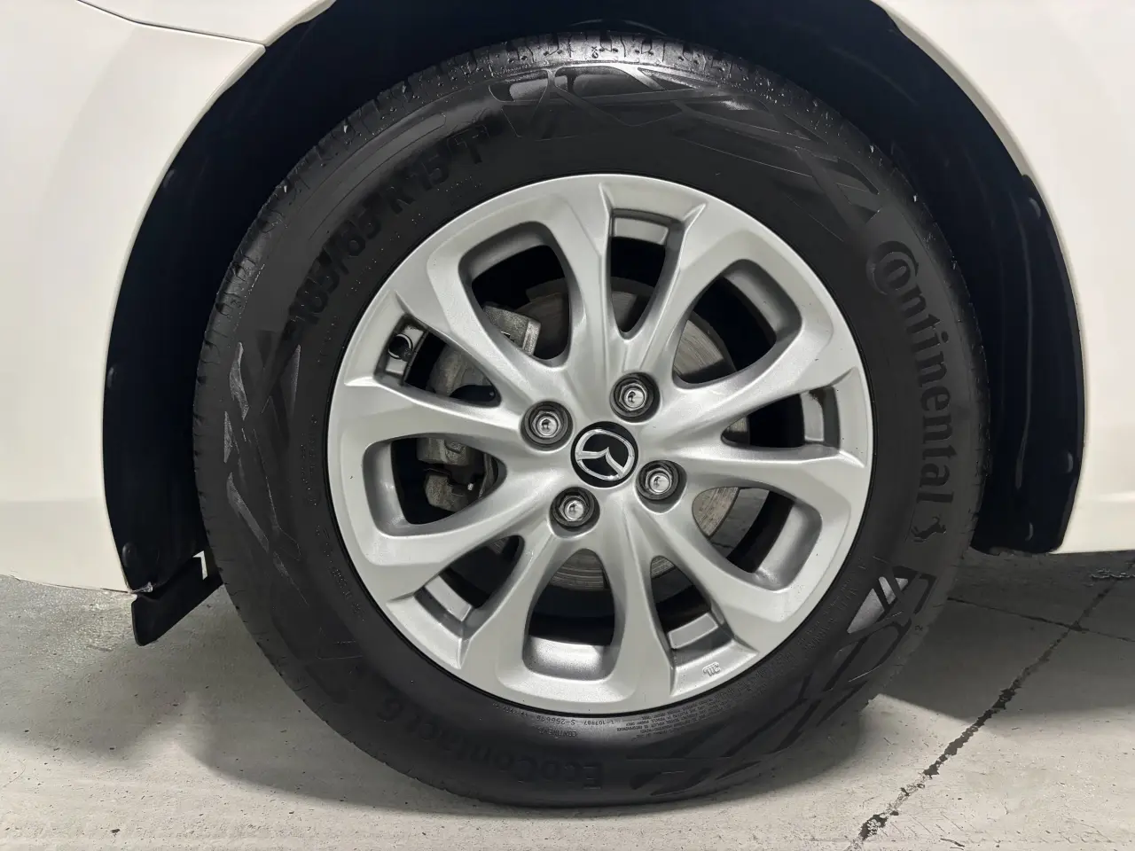 2017 MAZDA MAZDA2 Gallery Image 5