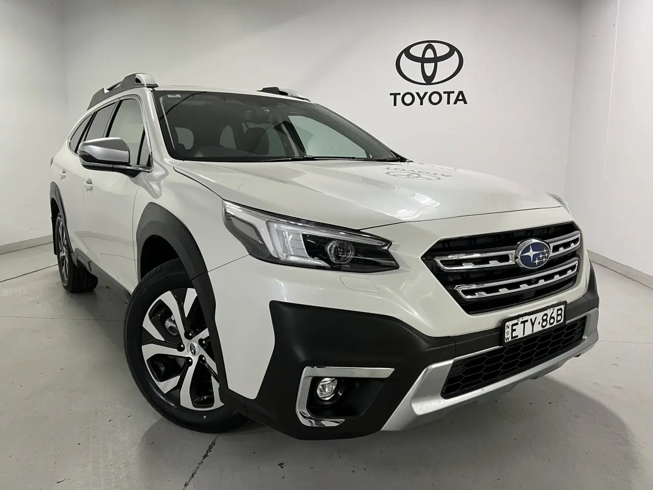 2022 SUBARU OUTBACK Gallery Image 1