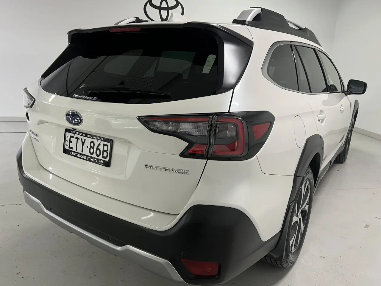 2022 SUBARU OUTBACK Gallery Image 10