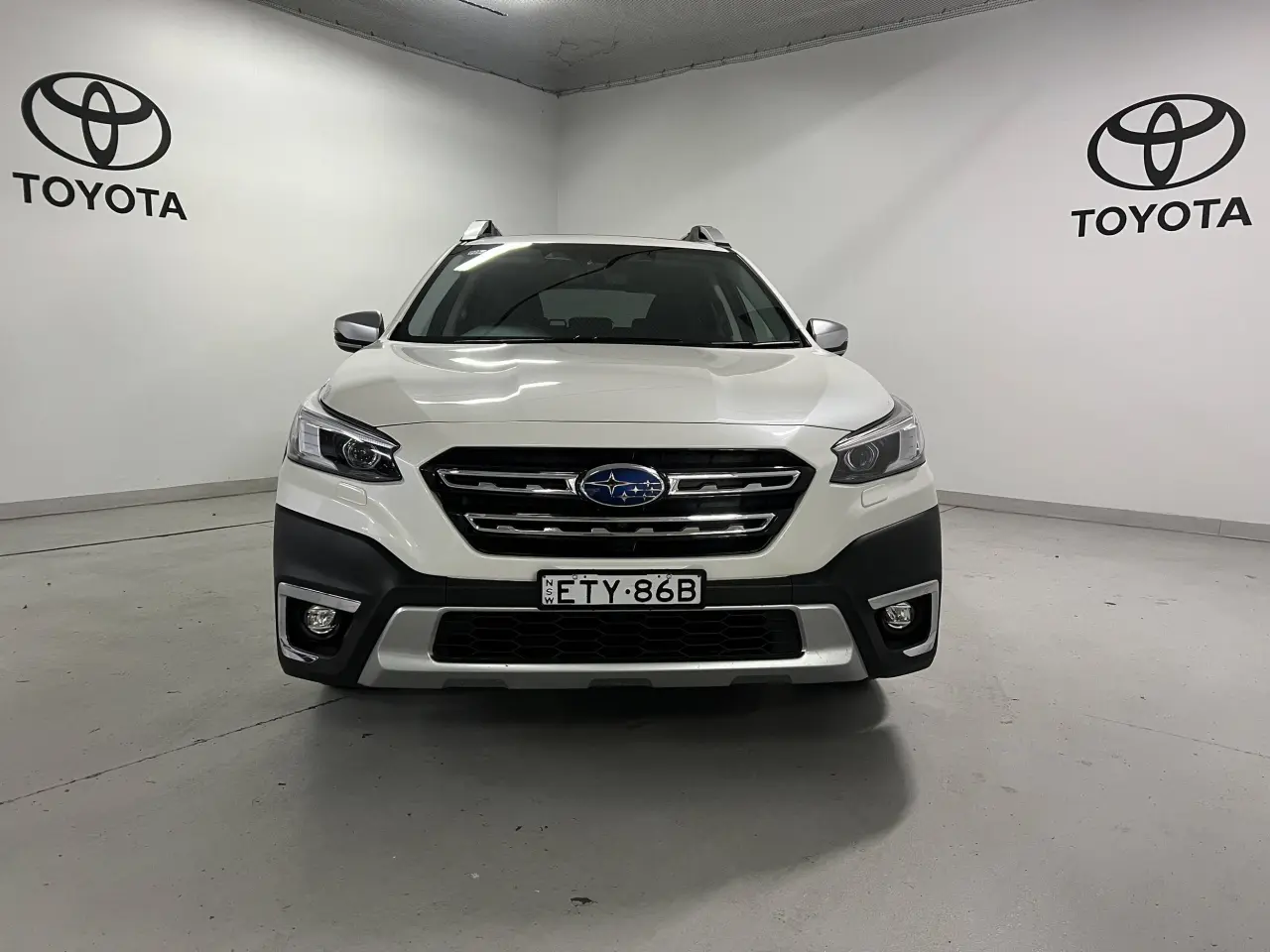 2022 SUBARU OUTBACK Gallery Image 2