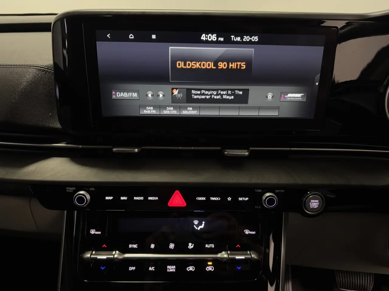 2022 KIA CARNIVAL Gallery Image 16