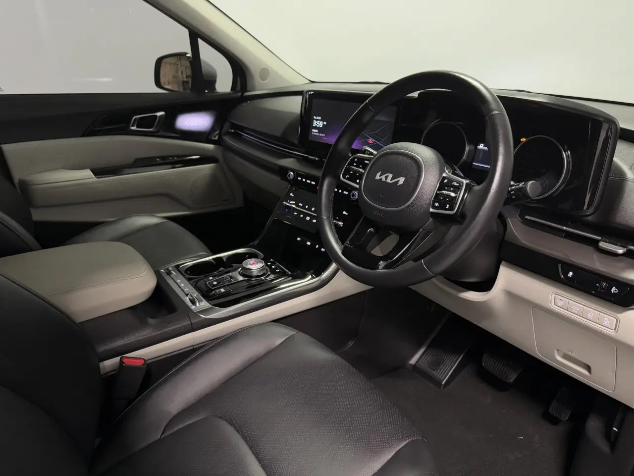 2022 KIA CARNIVAL Gallery Image 6