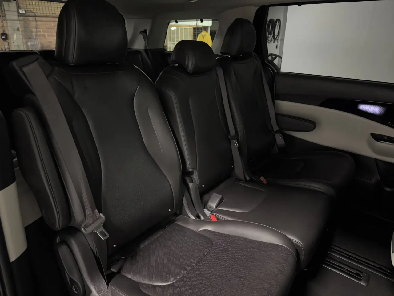 2022 KIA CARNIVAL Gallery Image 7