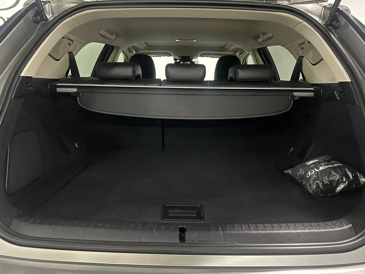 2017 LEXUS CT 200H. HYBRID Gallery Image 12