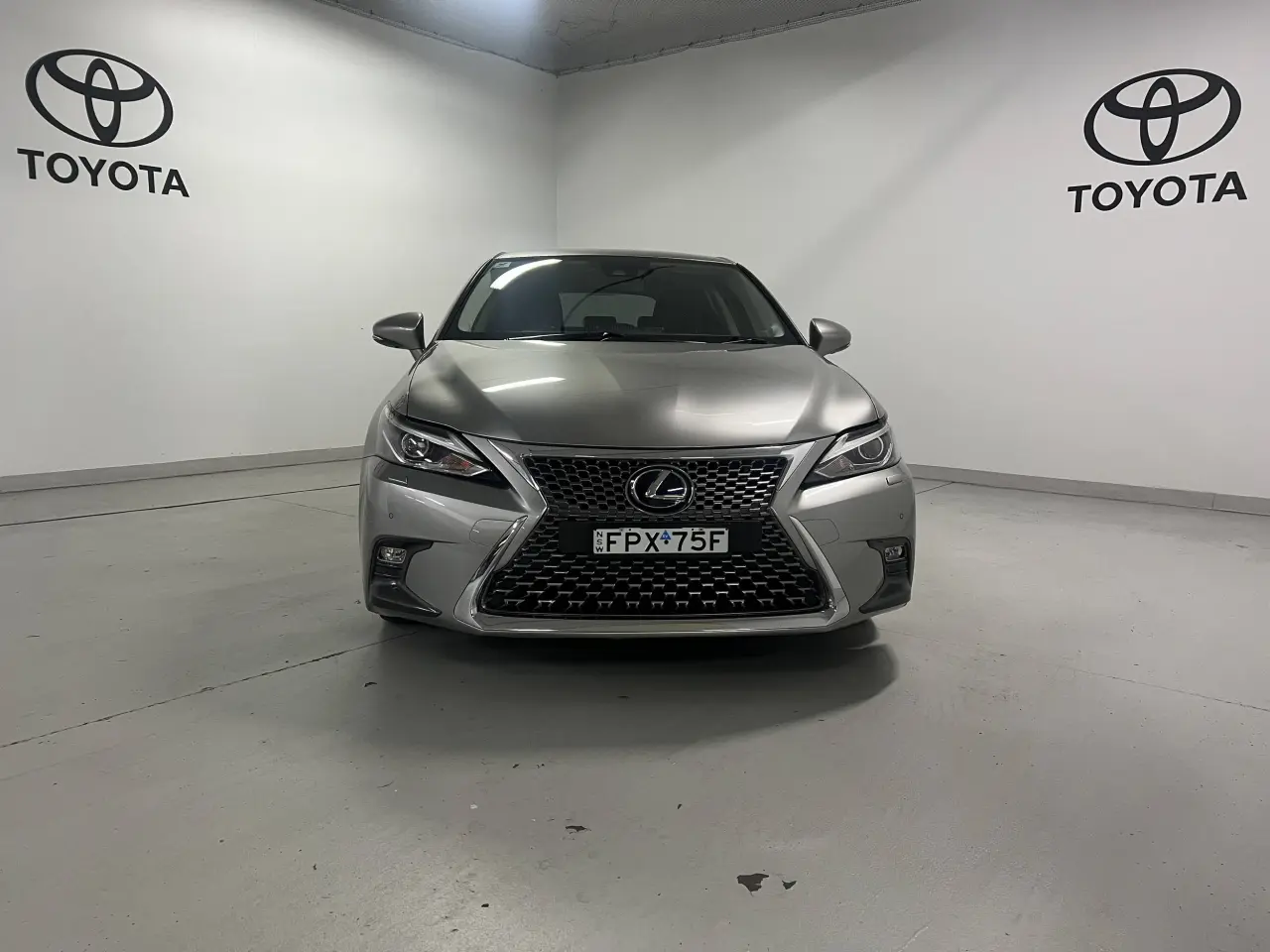 2017 LEXUS CT 200H. HYBRID Gallery Image 2