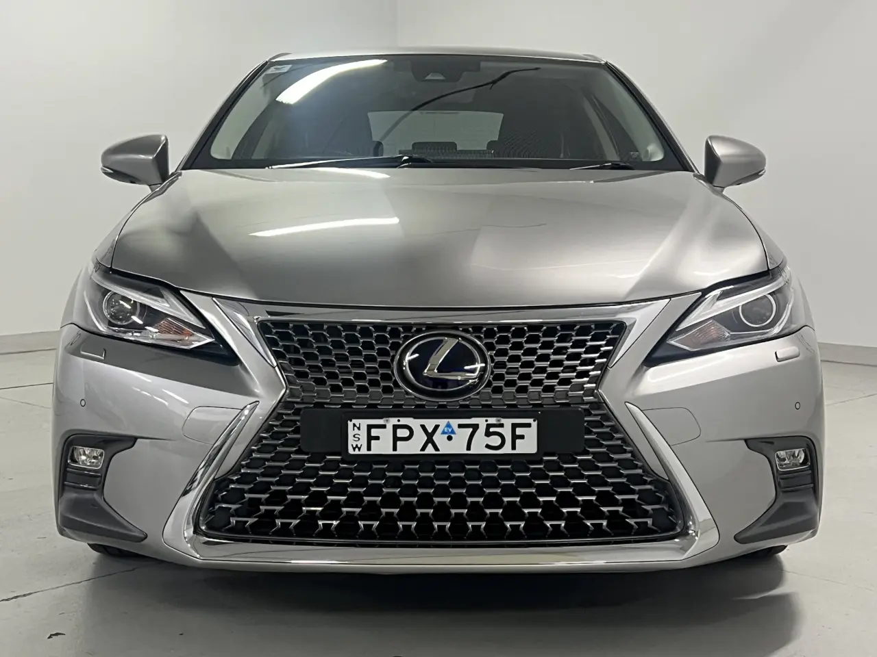 2017 LEXUS CT 200H. HYBRID Gallery Image 3