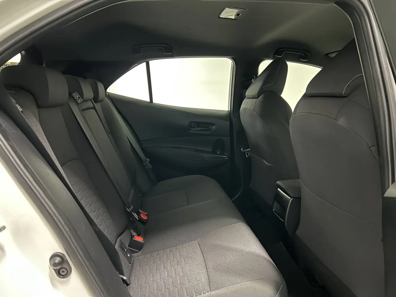 2020 TOYOTA COROLLA Gallery Image 11