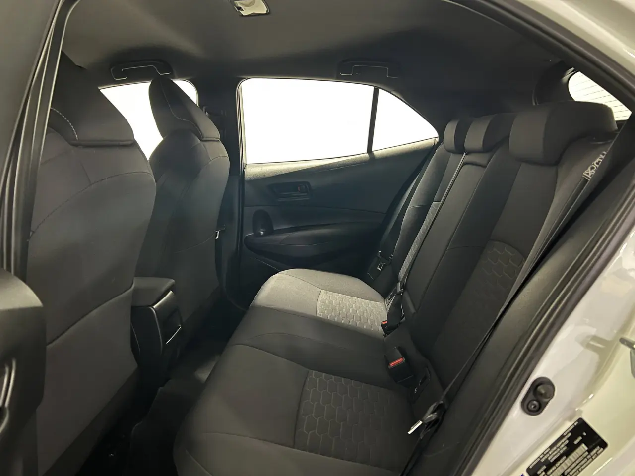 2020 TOYOTA COROLLA Gallery Image 13