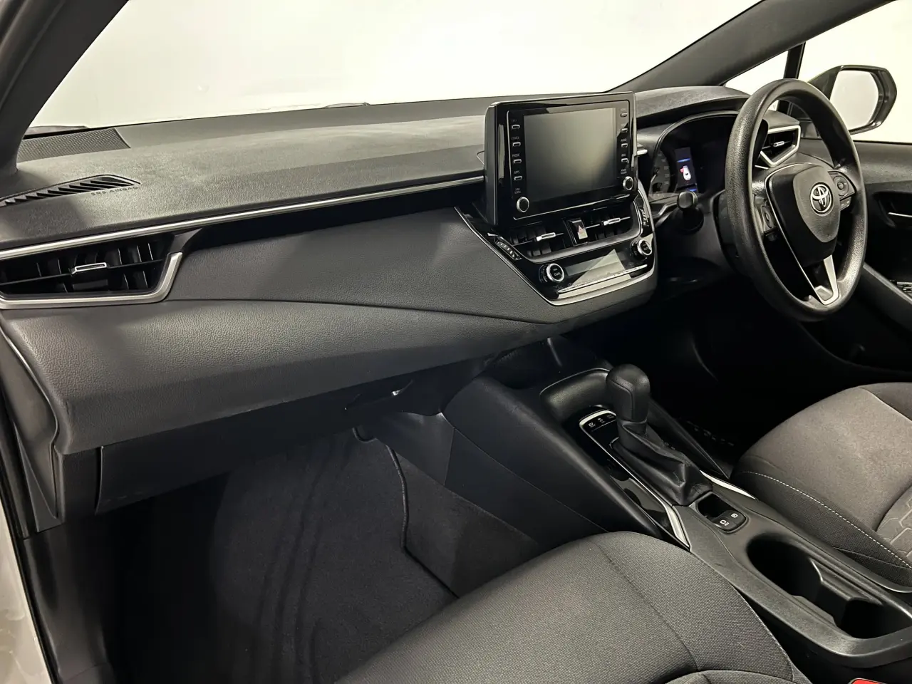 2020 TOYOTA COROLLA Gallery Image 14