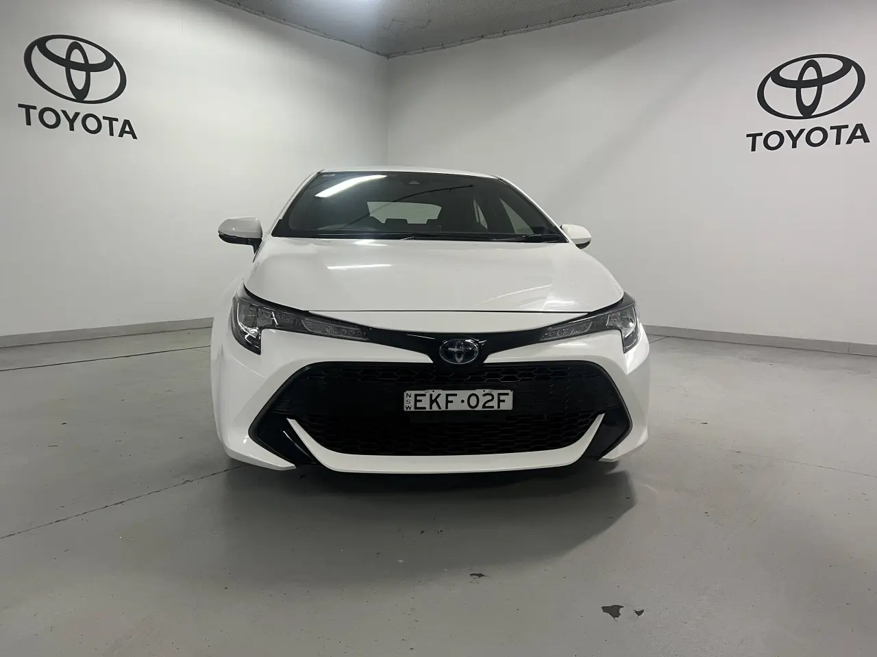 2020 TOYOTA COROLLA Gallery Image 2