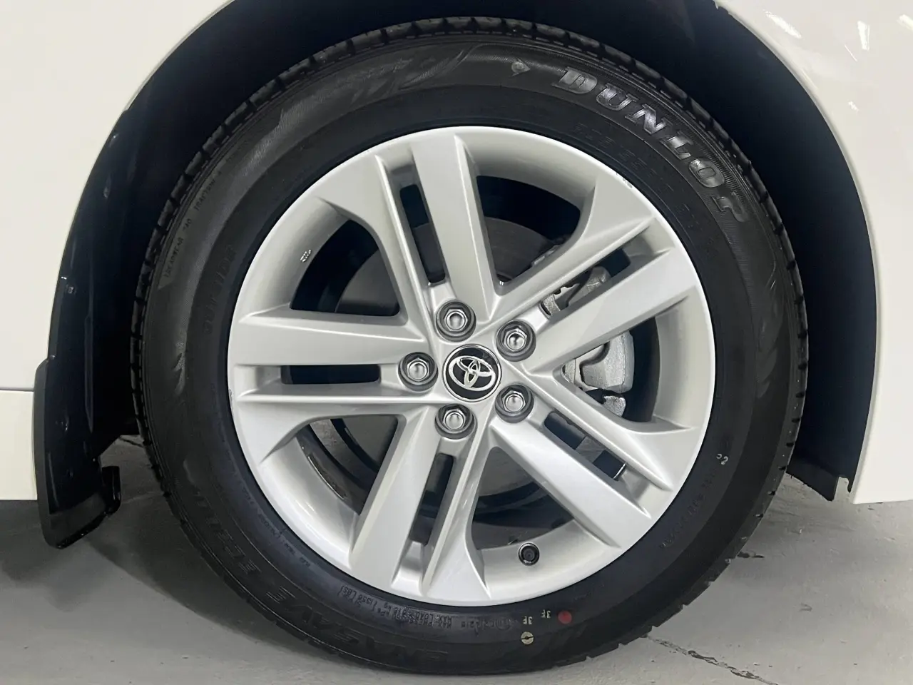 2020 TOYOTA COROLLA Gallery Image 5