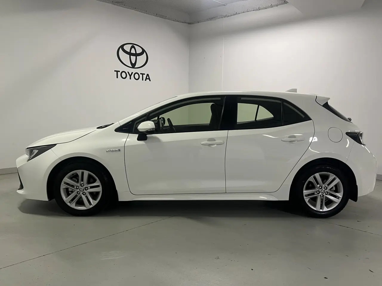 2020 TOYOTA COROLLA Gallery Image 9